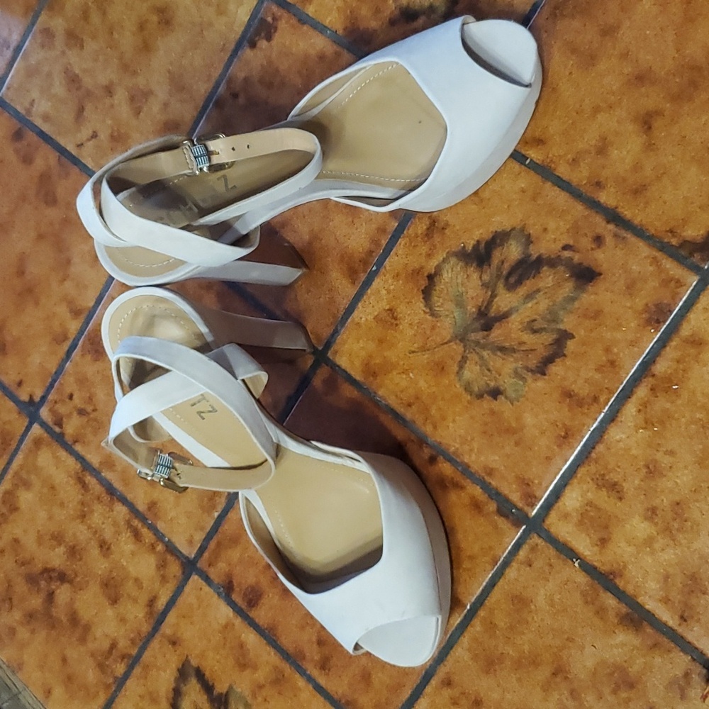 SCHUTZ Ivory Open-Toe Block Heel Sandals with Ankle Strap